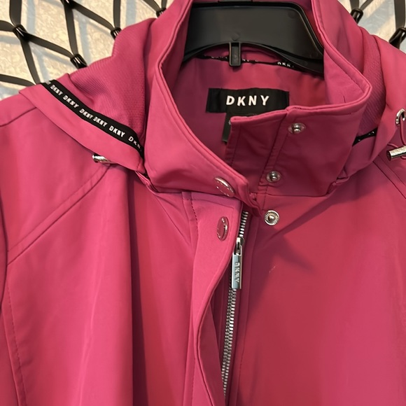 DKNY fushcia colored jacket , great condition, size XL - Picture 5 of 7